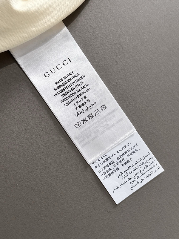 ブランドTシャツ着用イメージ